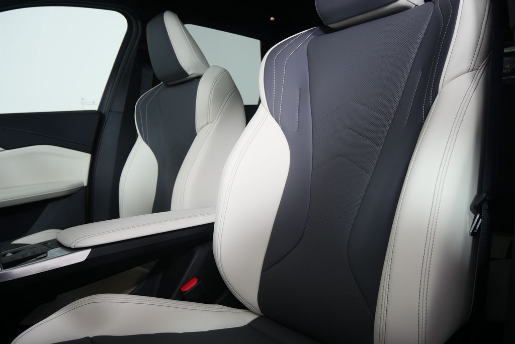 Thumbnail: 2026 BMW X1 - 11