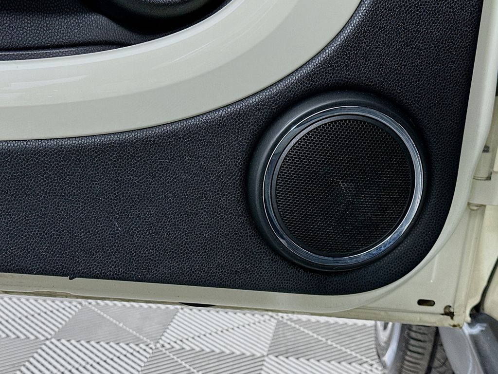 Thumbnail: 2015 MINI Cooper - 18