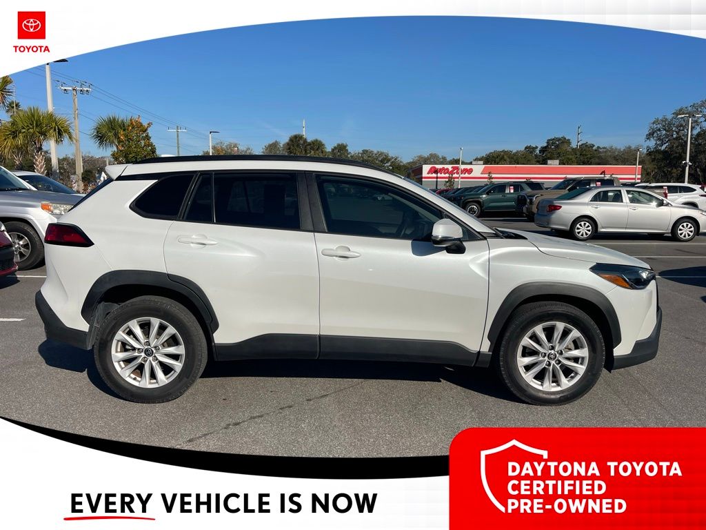 Used 2022 Toyota Corolla Cross LE with VIN 7MUBAAAG4NV018504 for sale in Kansas City