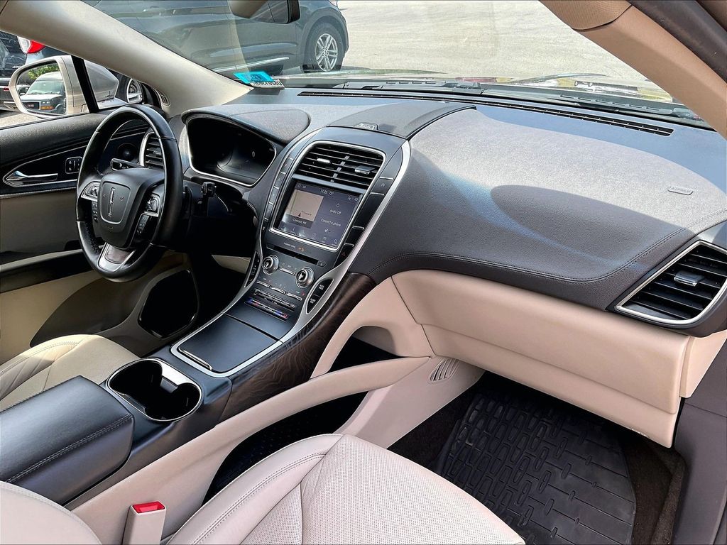 2019 Lincoln Nautilus — photo 14