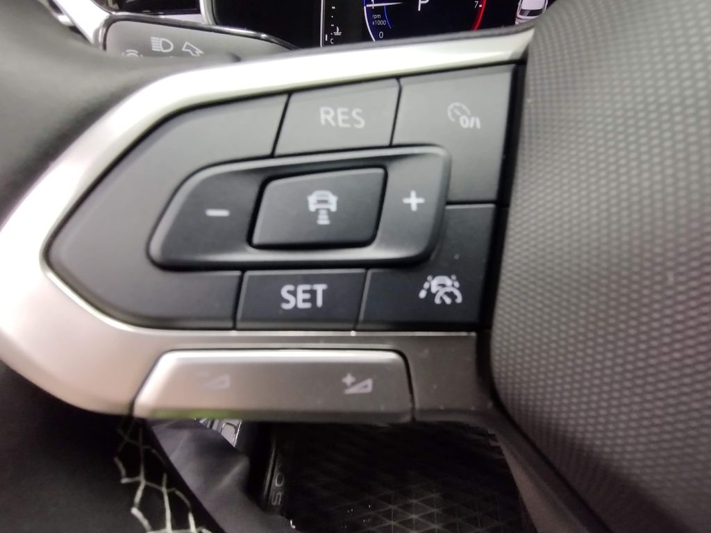 2025 Volkswagen Taos 1.5T SEL