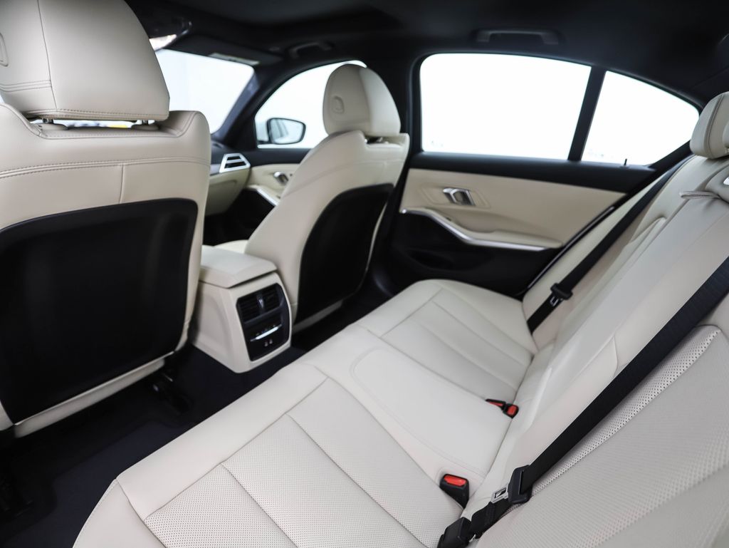 Thumbnail: 2025 BMW 3 Series - 22