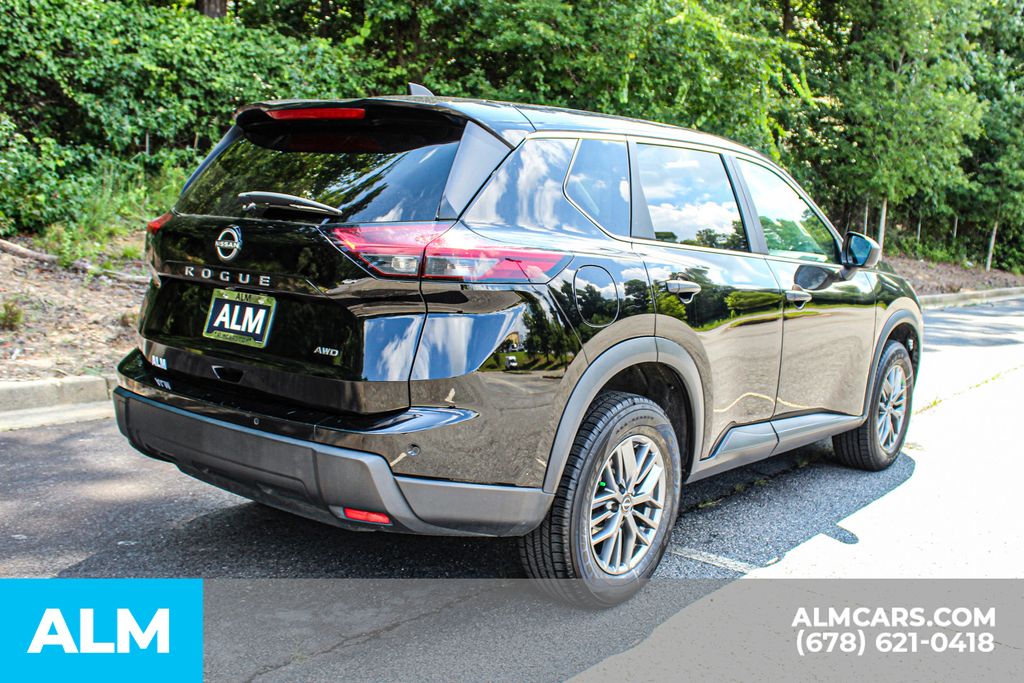 Used 2024 Black Nissan S image 5