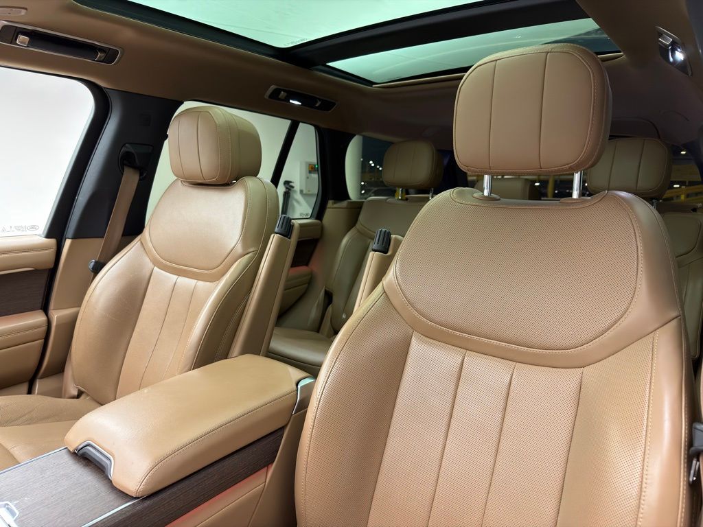Thumbnail: 2023 Land Rover Range Rover - 10
