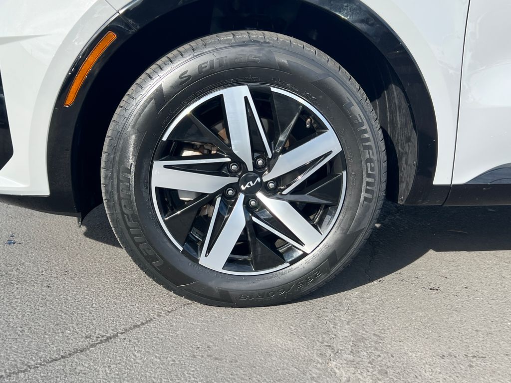 Thumbnail: 2022 Kia Sorento - 6