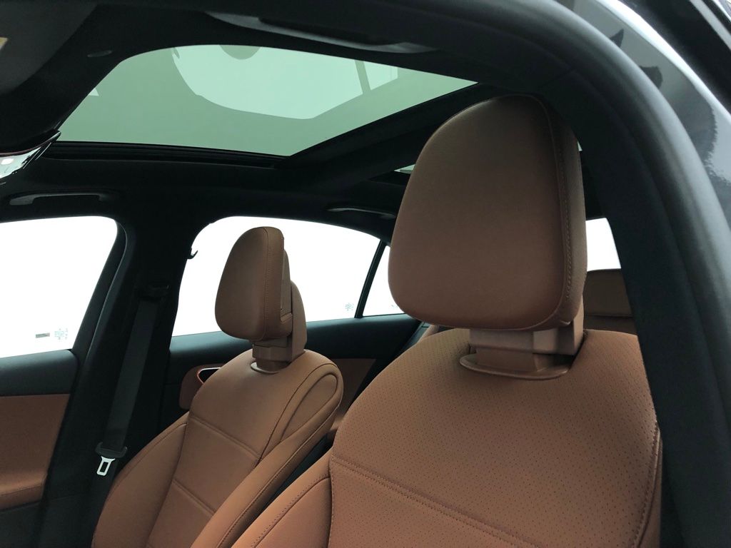 Thumbnail: 2023 Mercedes-Benz C-Class - 8