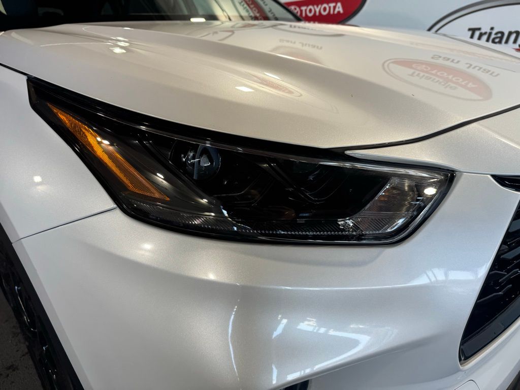 Thumbnail: 2025 Toyota Highlander - 10