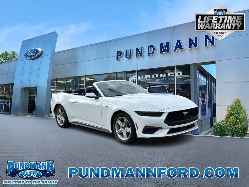 Oxford White 2026 Ford Mustang Convertible Rear-Wheel Drive Automatic