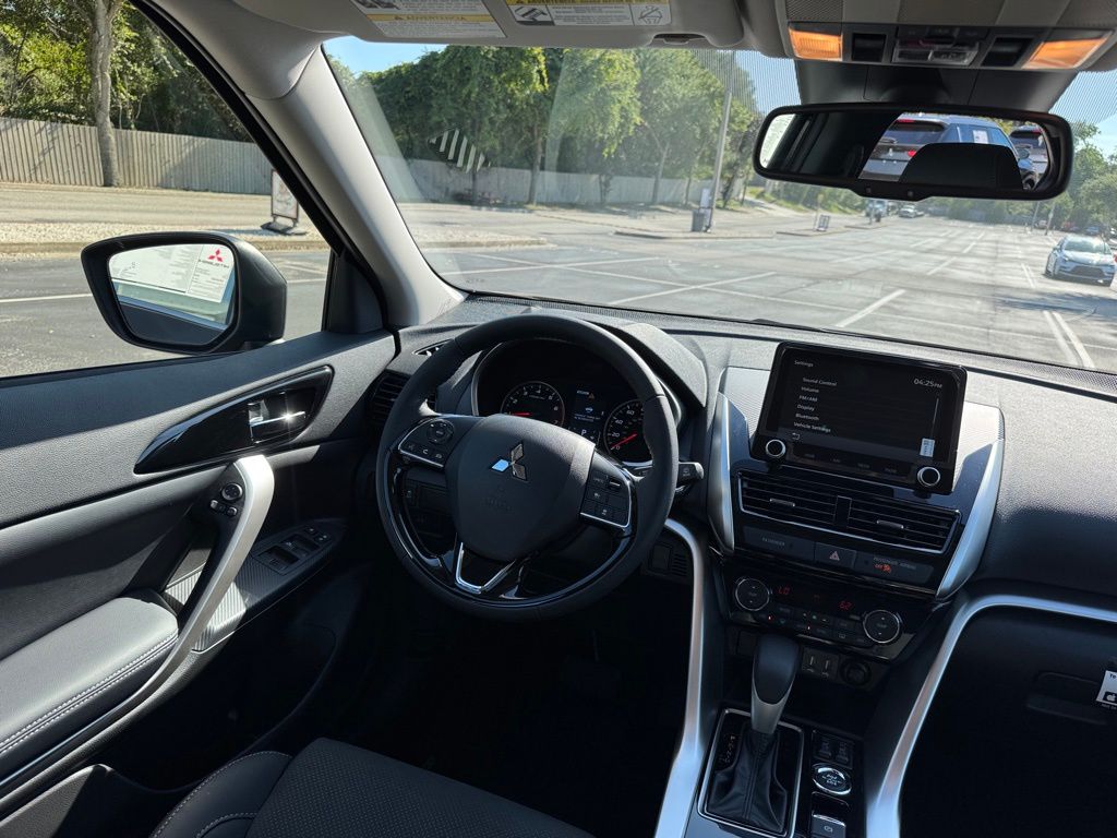 2025 Mitsubishi Eclipse Cross SE photo 18