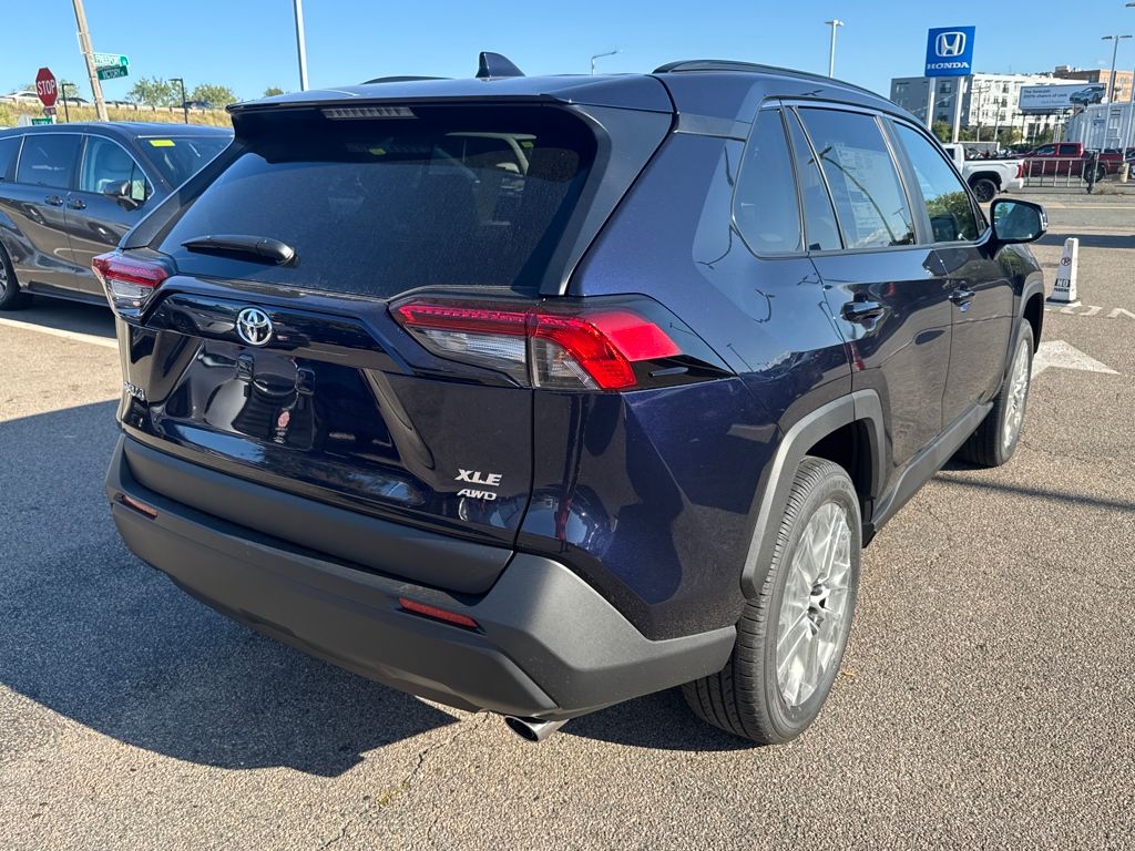 2025 Toyota RAV4 XLE Premium photo 4
