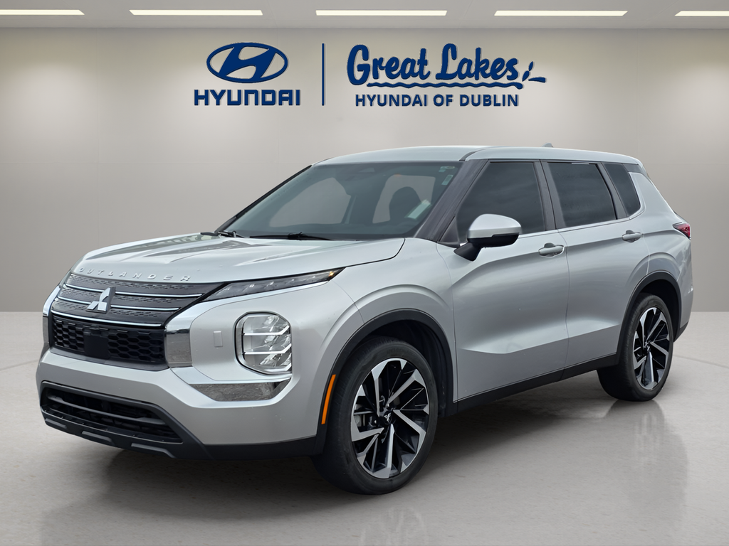 Alloy Silver Metallic 2022 Mitsubishi Outlander ES S-AWC SUV / Crossover All-Wheel Drive Continuously Variable Transmission