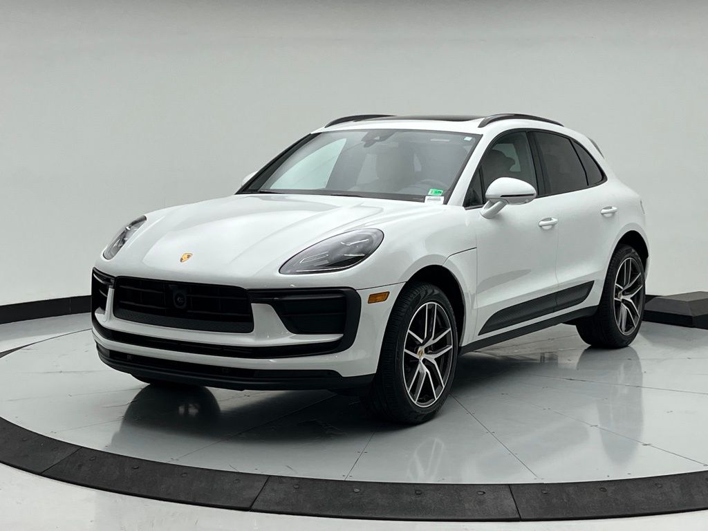 Thumbnail: 2025 Porsche Macan - 1