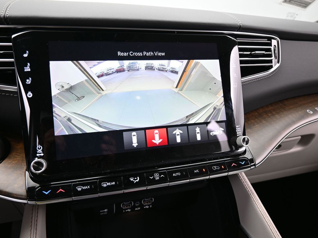 Used 2024 Diamond Black Crystal Pearlcoat Jeep Base image 22