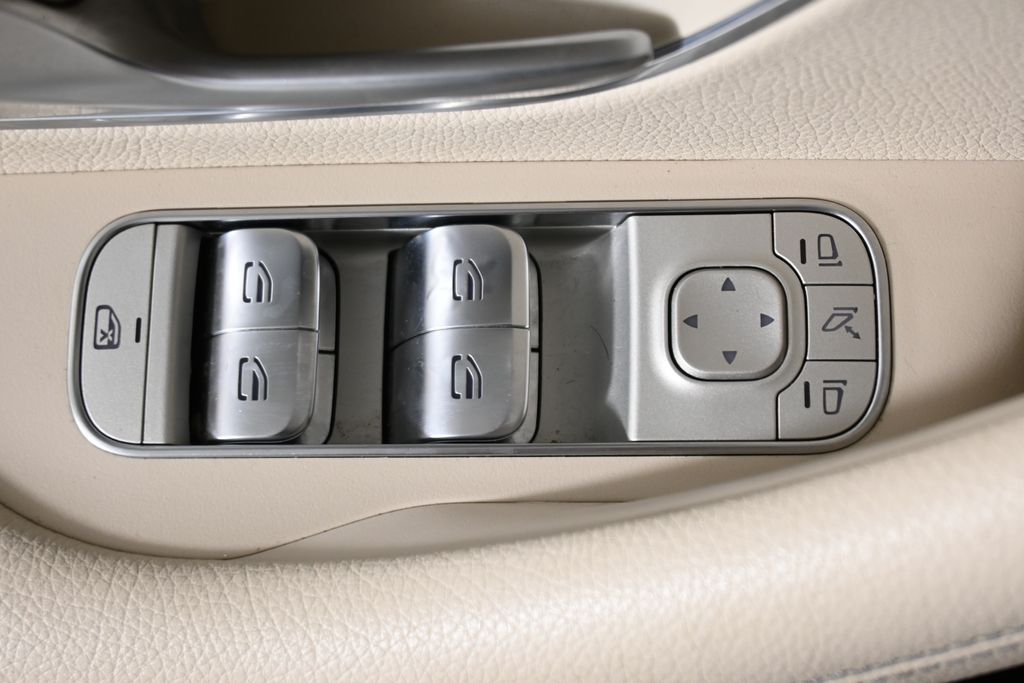 Thumbnail: 2023 Mercedes-Benz GLE - 29