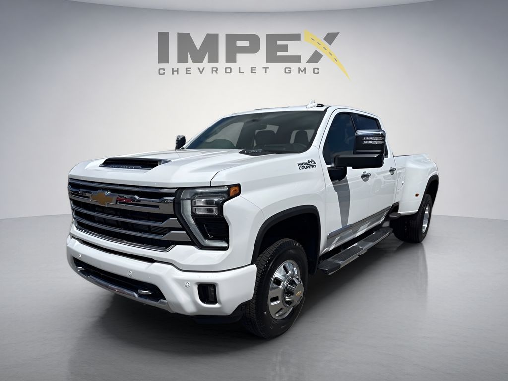 Polar White Tricoat 2026 Chevrolet Silverado 3500HD Pickup Truck Four-Wheel Drive Automatic