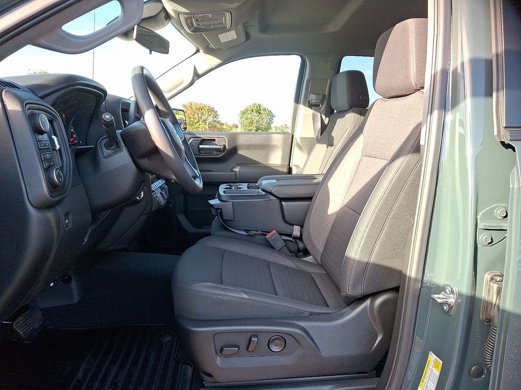 Thumbnail: 2026 Chevrolet Silverado 1500 - 6