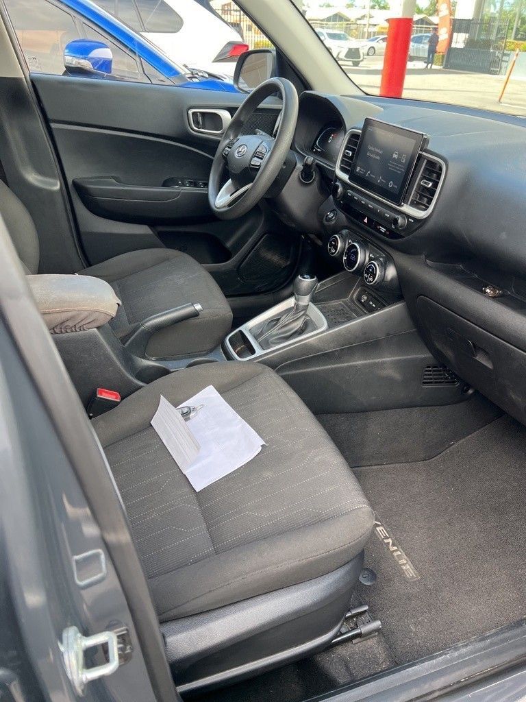 Thumbnail: 2023 Hyundai Venue - 6