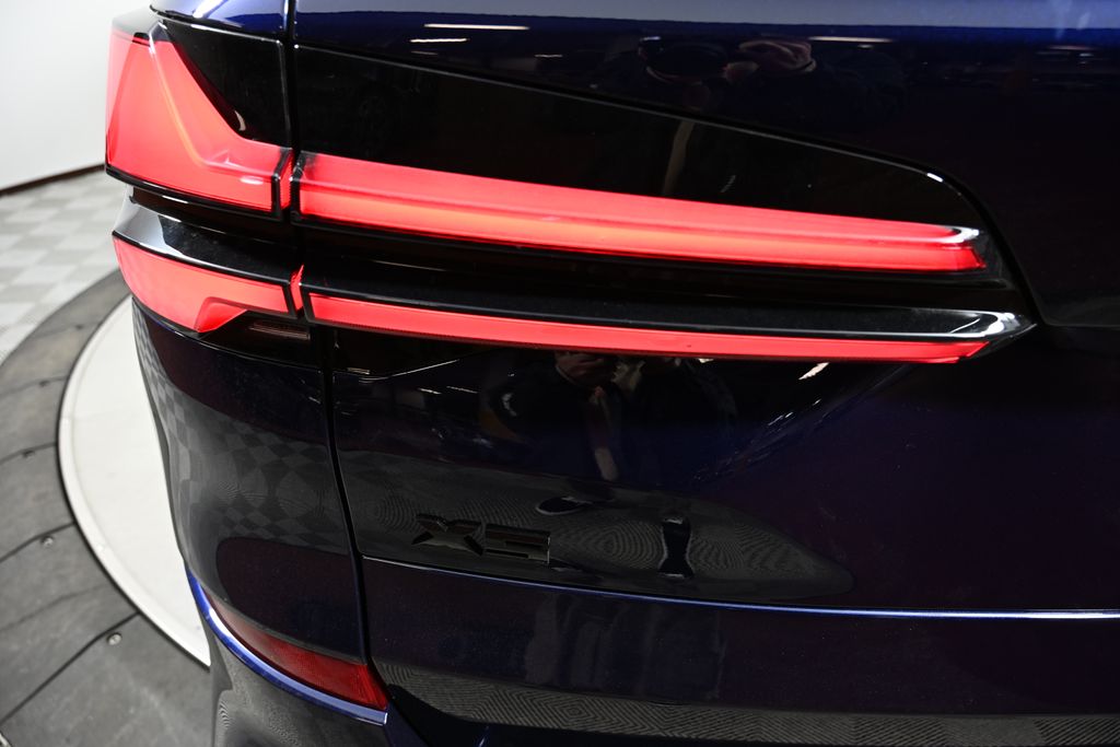 Thumbnail: 2026 BMW X5 - 11