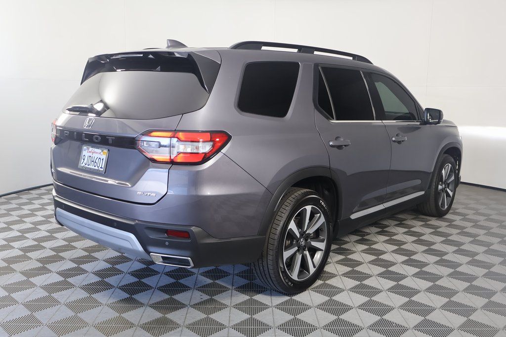 Thumbnail: 2023 Honda Pilot - 4
