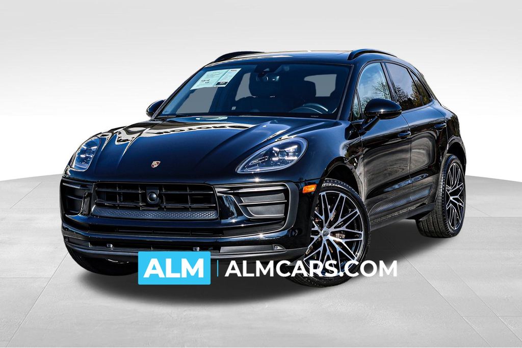 2023 Porsche Macan Base