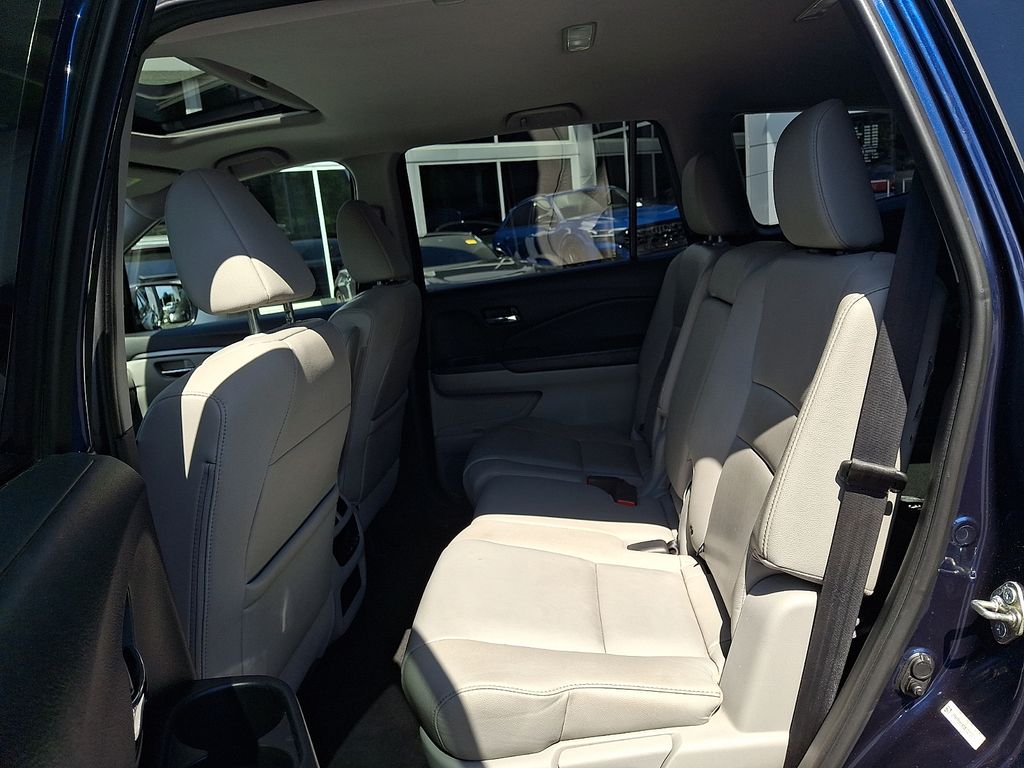 Thumbnail: 2016 Honda Pilot - 10