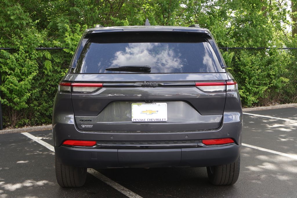 Thumbnail: 2023 Jeep Grand Cherokee - 7