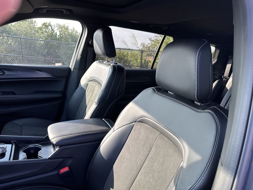 New Car 2025 Jeep Grand Cherokee L  For Sale Under $50,000 In Austin, Texas