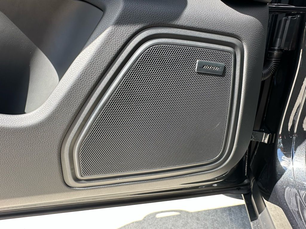 Thumbnail: 2026 Porsche Macan - 22