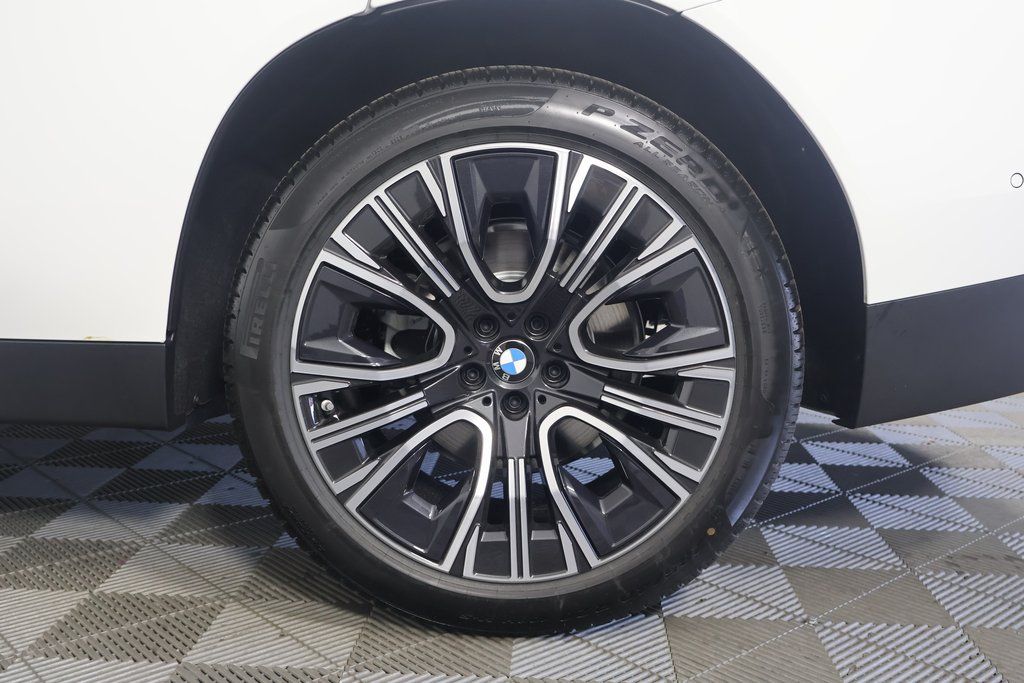 Thumbnail: 2025 BMW X3 - 10
