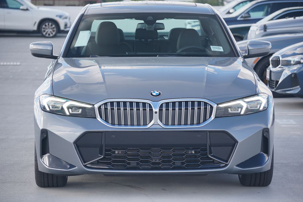 Thumbnail: 2026 BMW 3 Series - 2