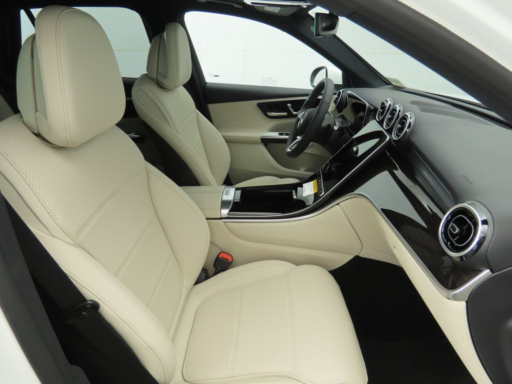 Thumbnail: 2026 Mercedes-Benz GLC - 21