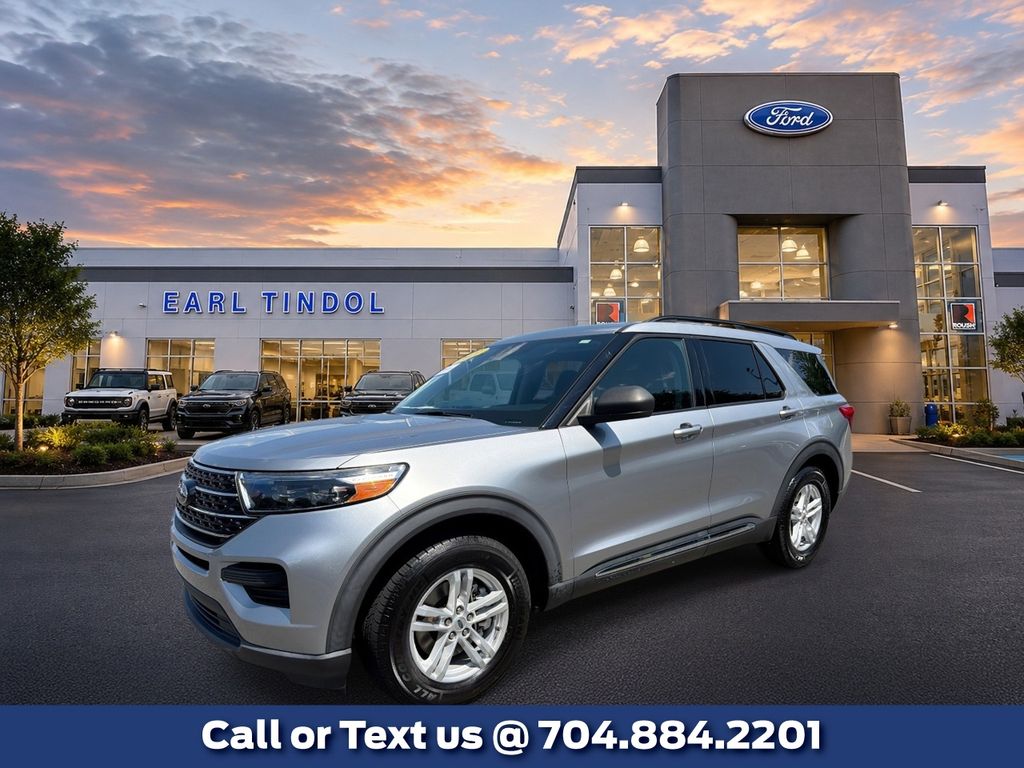 Silver Metallic 2021 Ford Explorer SUV / Crossover Rear-Wheel Drive Automatic