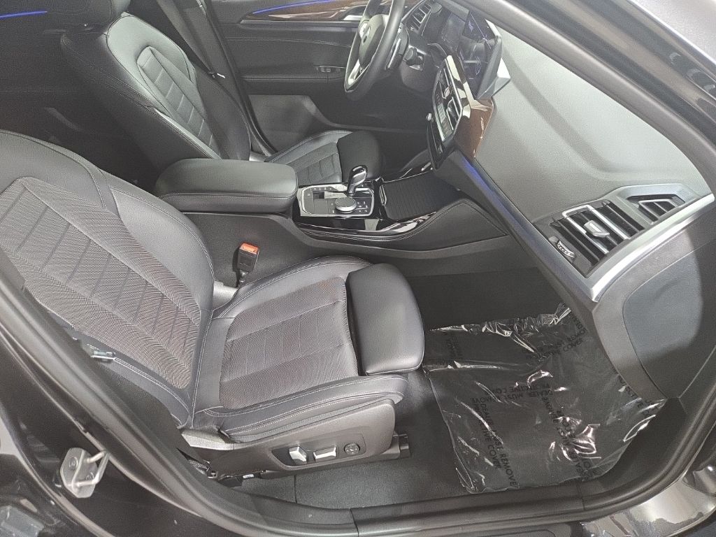 Used 2023 Gray BMW xDrive30i image 23