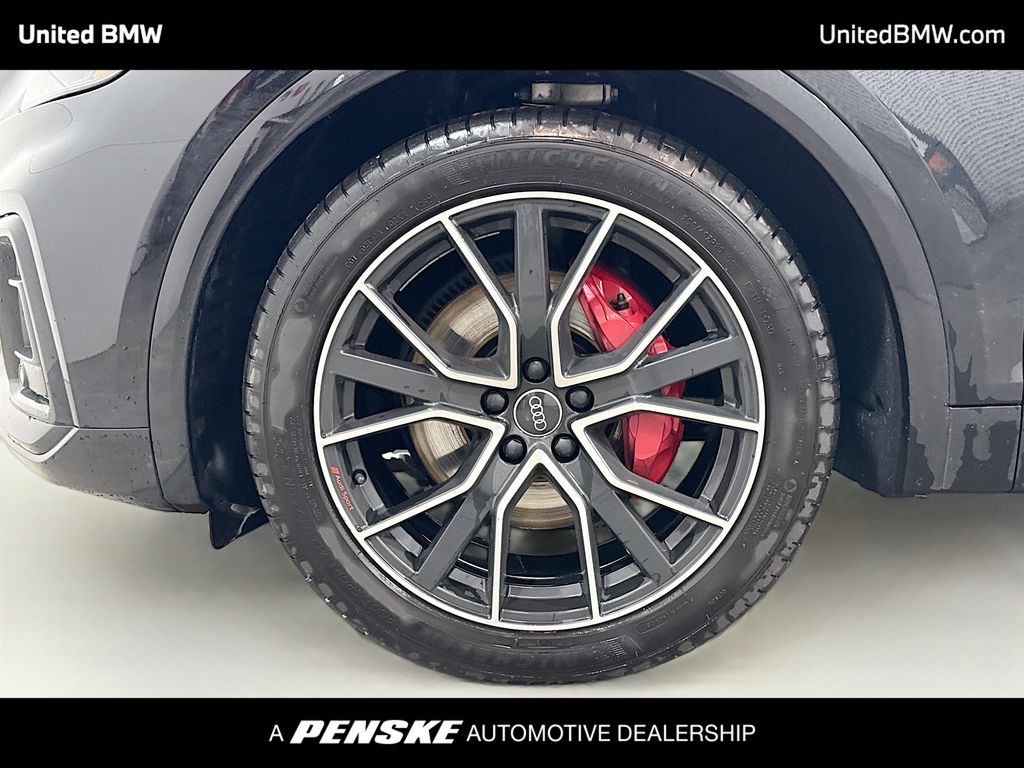 Thumbnail: 2021 Audi SQ5 - 2