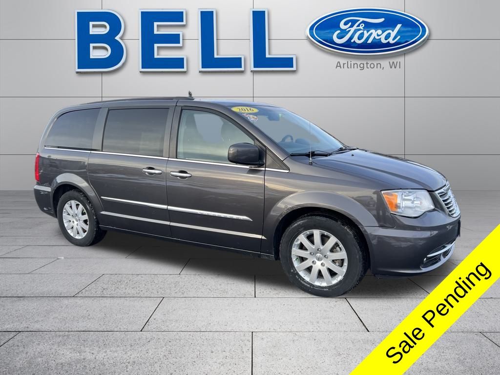 2016 Chrysler Town & Country Touring FWD