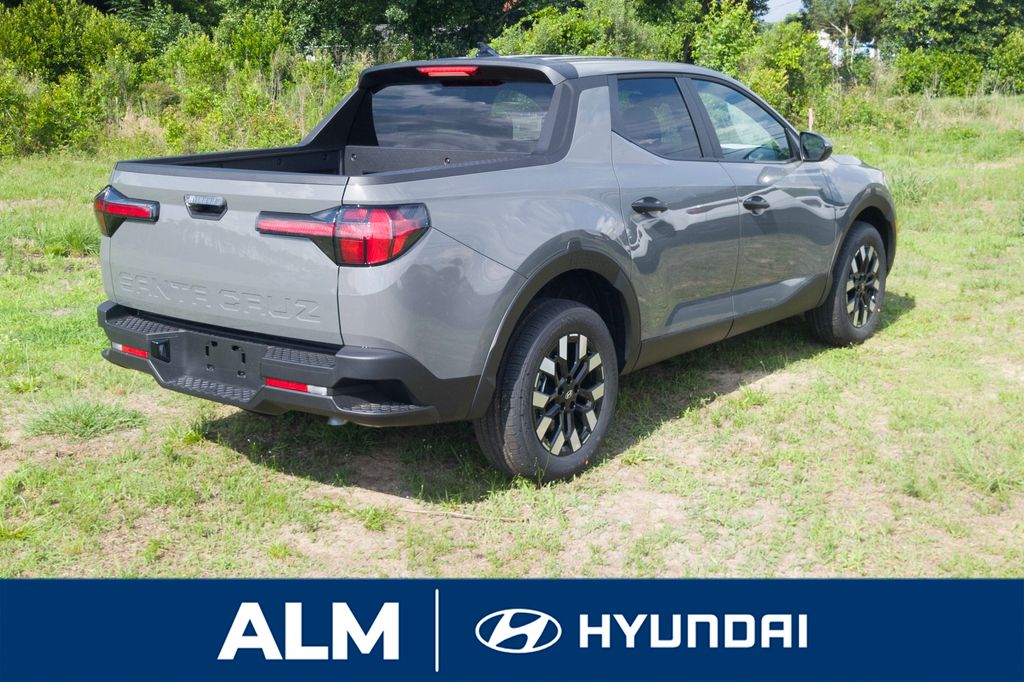 2025 Hyundai Santa Cruz SE photo 4