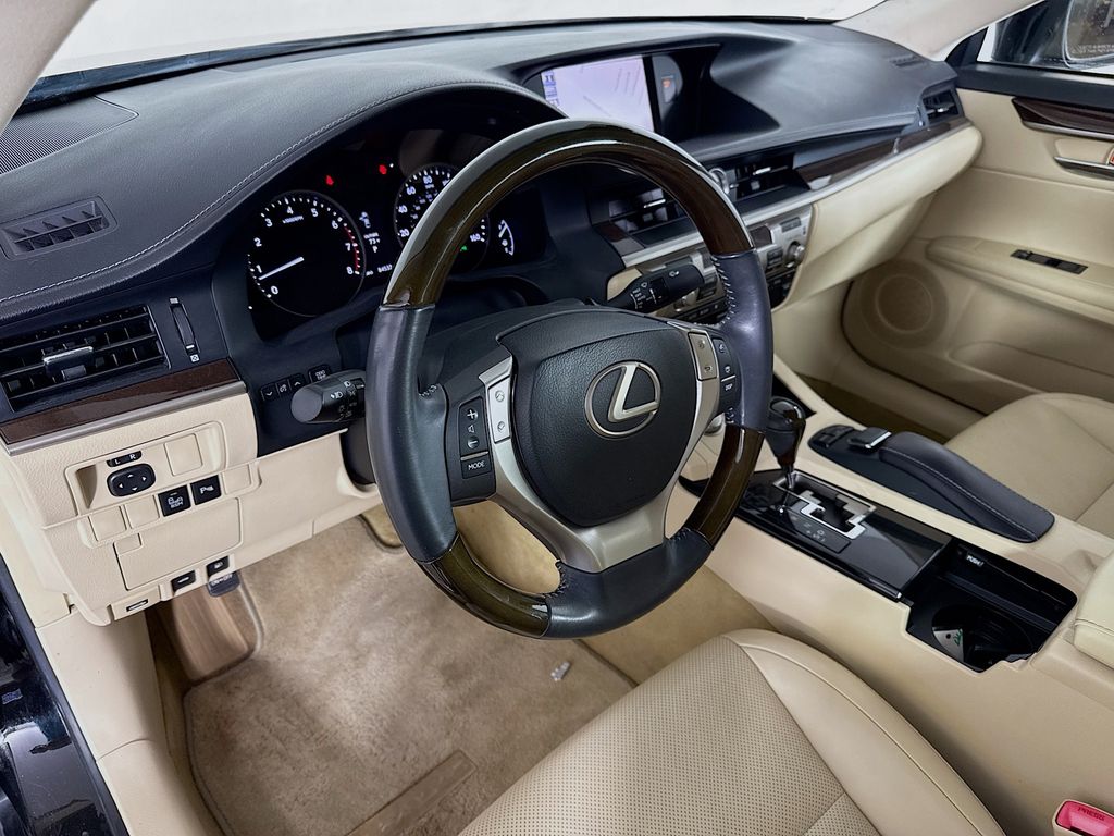 Thumbnail: 2014 Lexus ES - 9