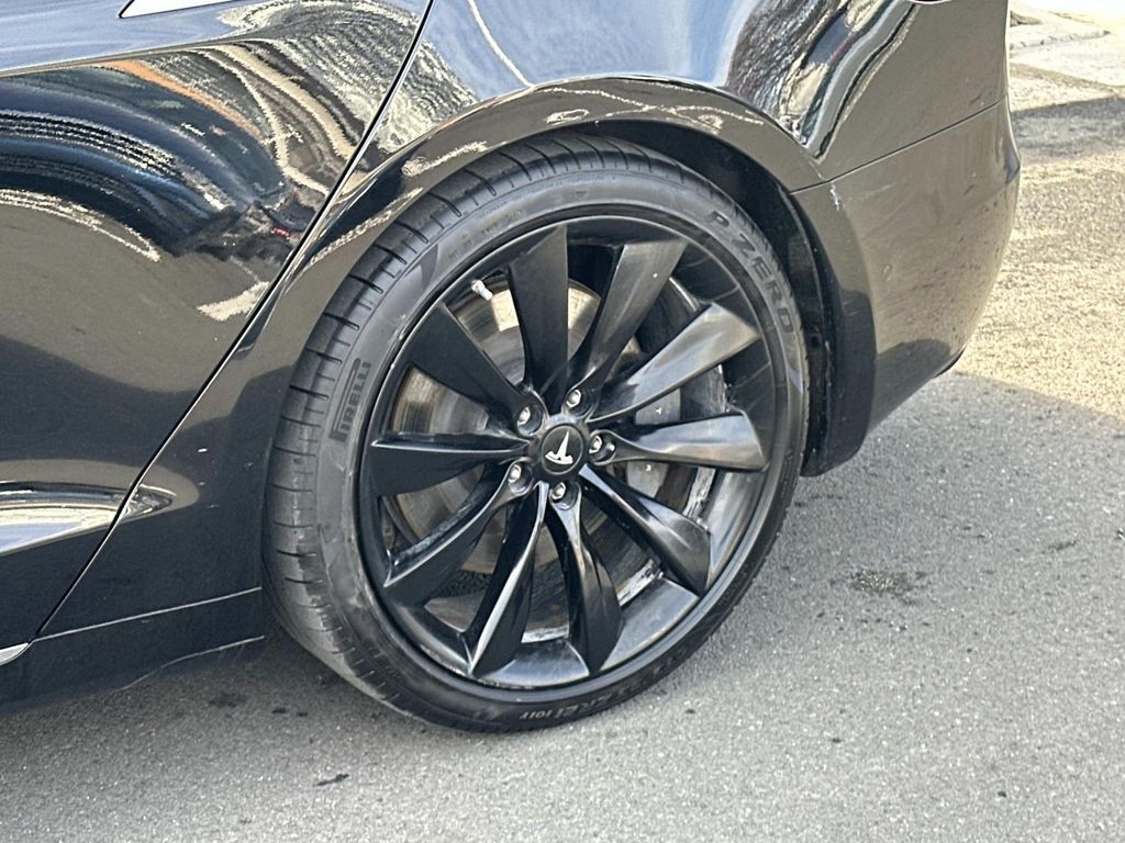 Thumbnail: 2020 Tesla Model S - 16