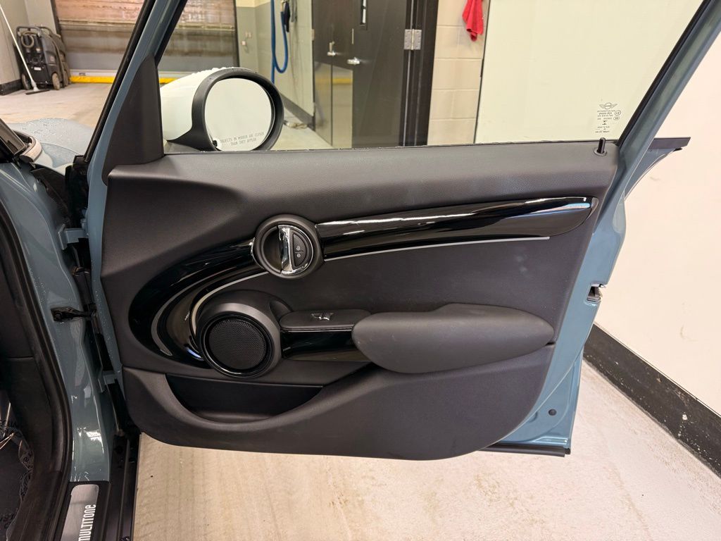 Thumbnail: 2023 MINI Cooper - 28