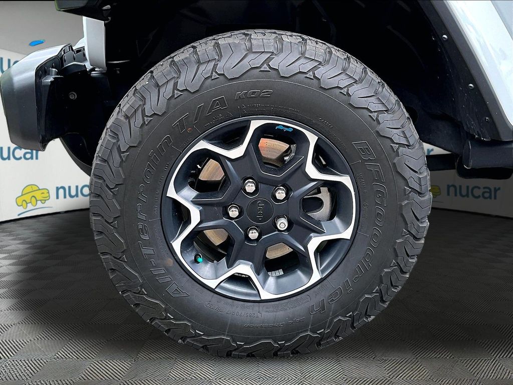 2023 Jeep Wrangler — photo 27