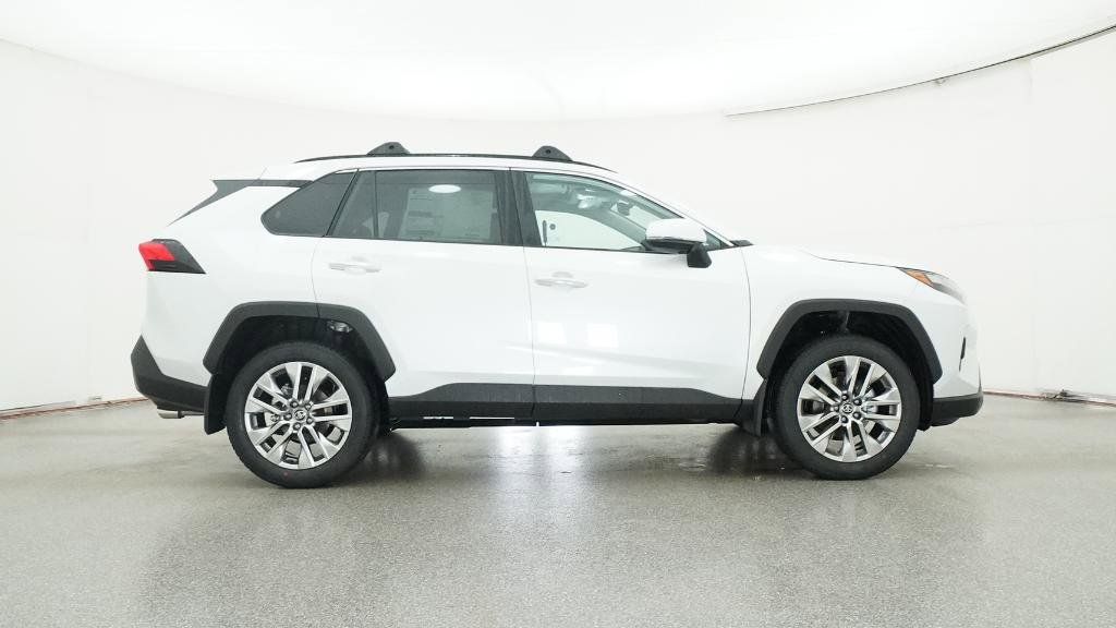 Thumbnail: 2025 Toyota RAV4 - 32