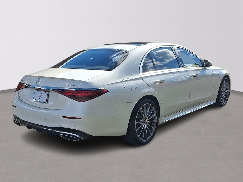 Thumbnail: 2022 Mercedes-Benz S-Class - 4