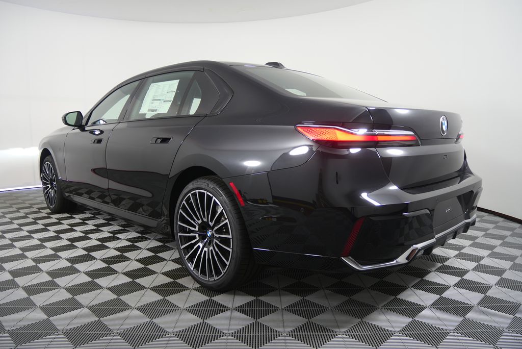 Thumbnail: 2026 BMW 7 Series - 5