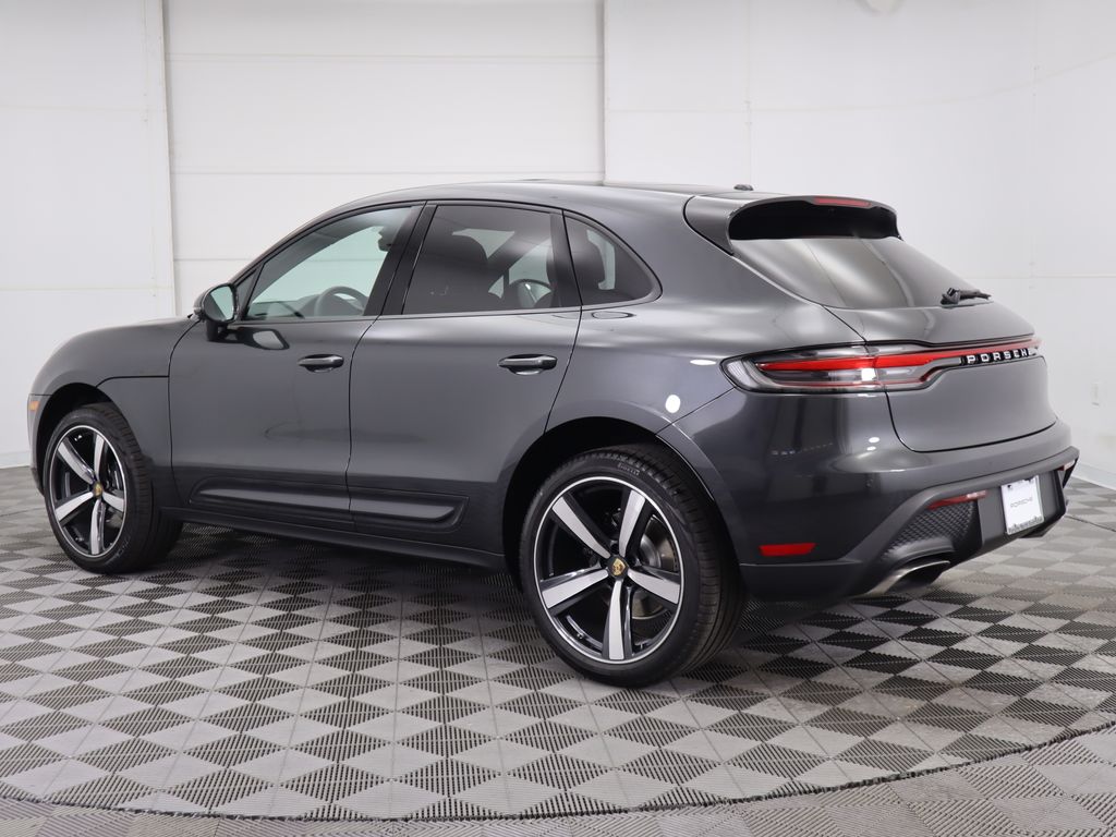 2025 Porsche Macan  7