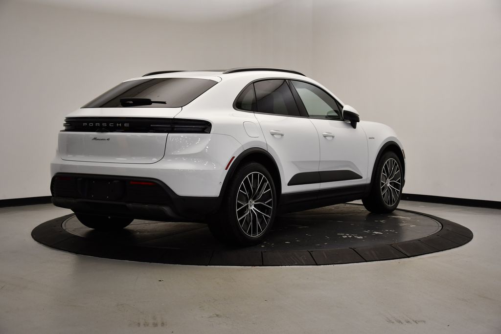 2024 Porsche Macan T 5