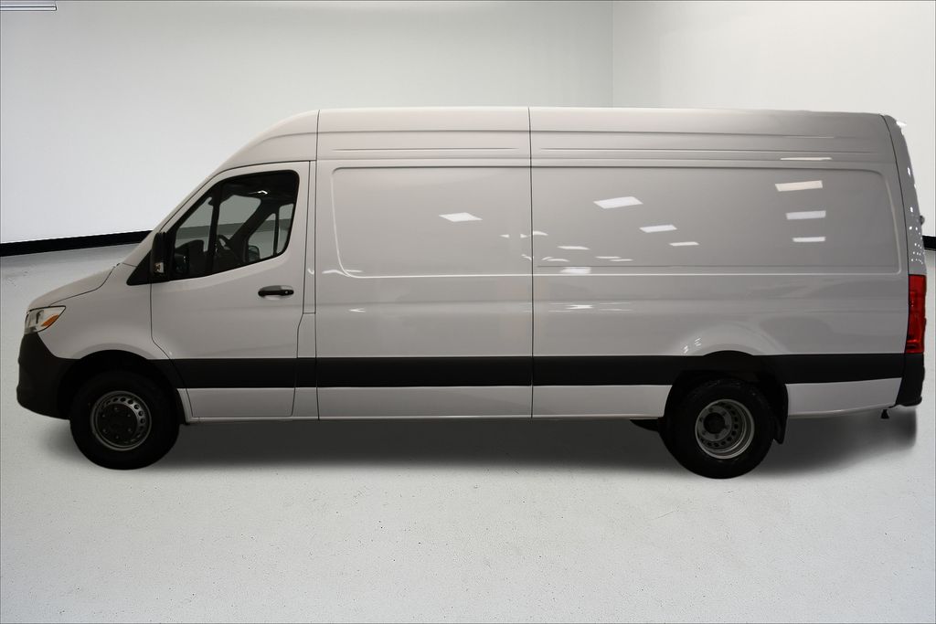 Thumbnail: 2025 Mercedes-Benz Sprinter - 5