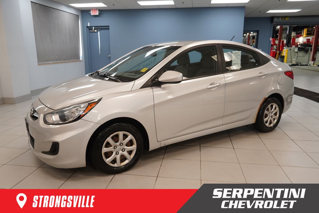 2013 Hyundai Accent GLS Sedan FWD