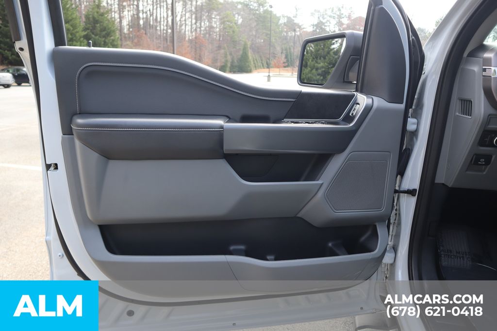 Used 2025 White Ford XLT image 9