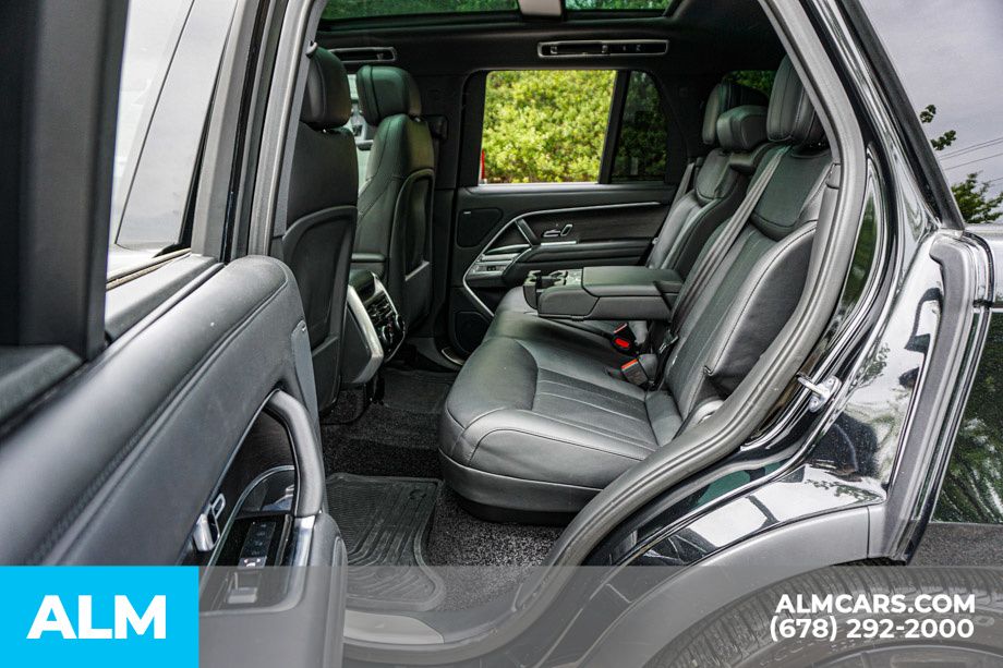 Used 2023 Silver Land Rover SE image 20