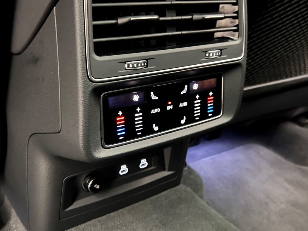 Thumbnail: 2024 Audi SQ7 - 20